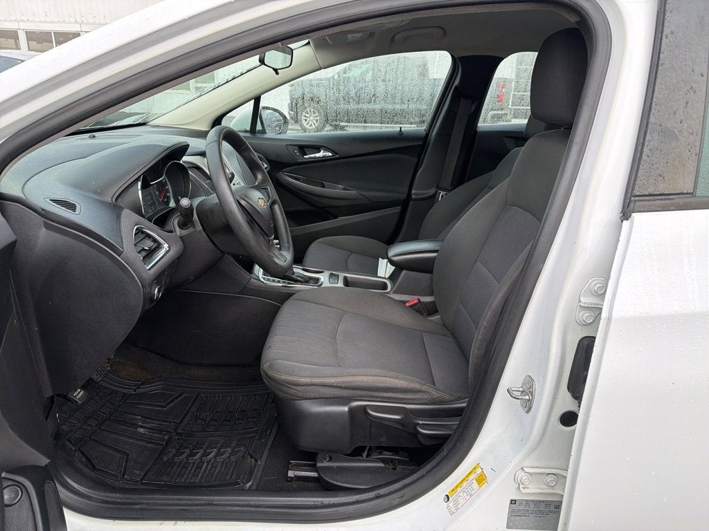 2017 Chevrolet Cruze LS