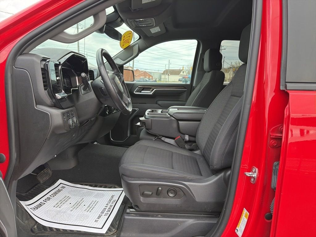 2022 Chevrolet Silverado 1500 LT (2FL)