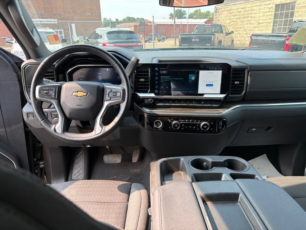 2023 Chevrolet Silverado 1500 LT (2FL)