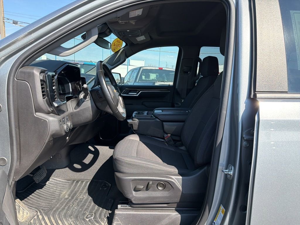 2025 Chevrolet Silverado 1500 LT (2FL)