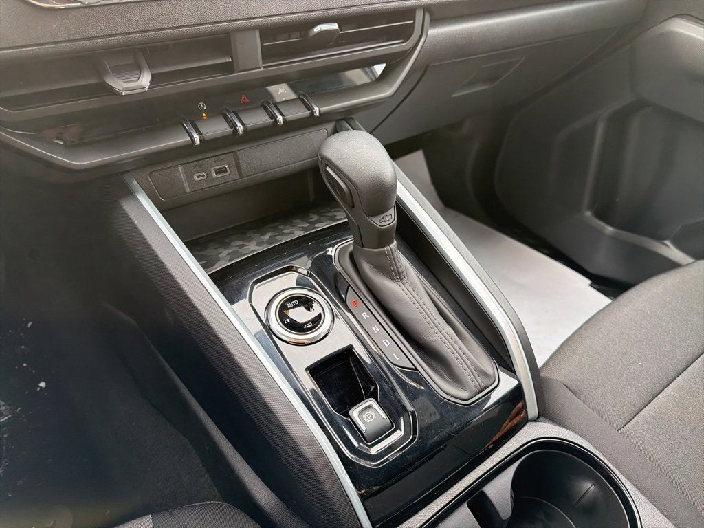 2025 Chevrolet Colorado WT/LT