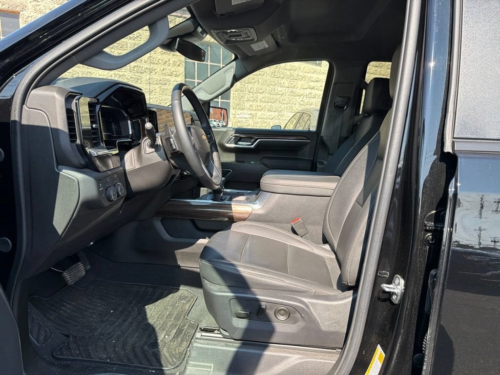 2024 Chevrolet Silverado 1500 LT