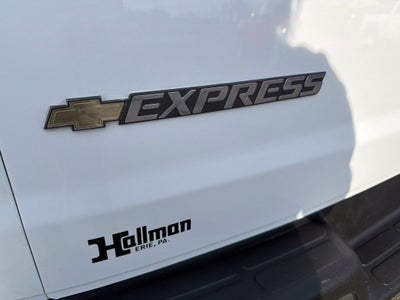 2025 Chevrolet Express Cargo WT