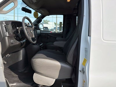 2025 Chevrolet Express Cargo WT