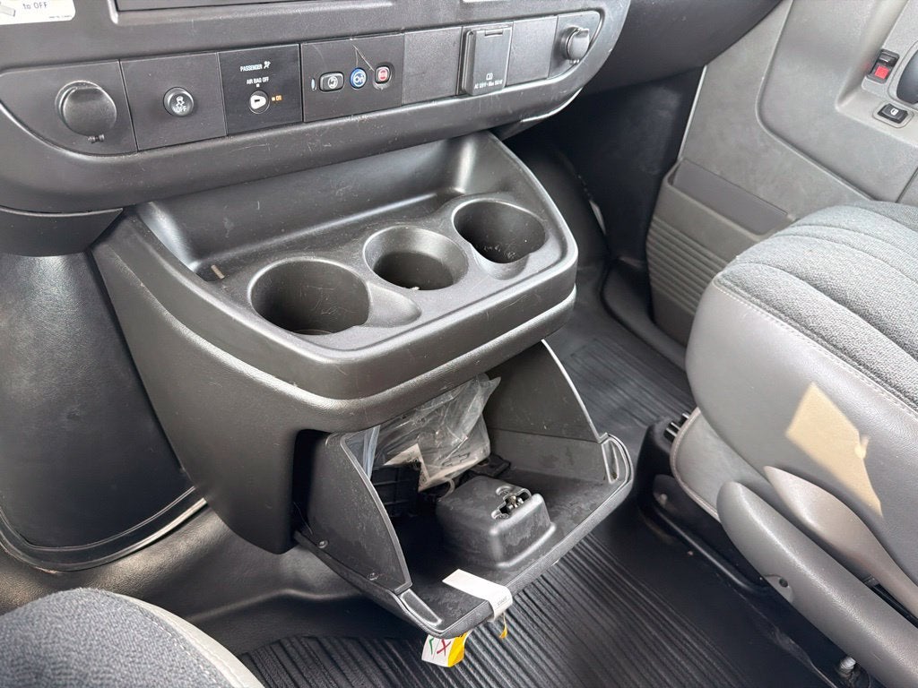 2025 Chevrolet Express Cargo WT