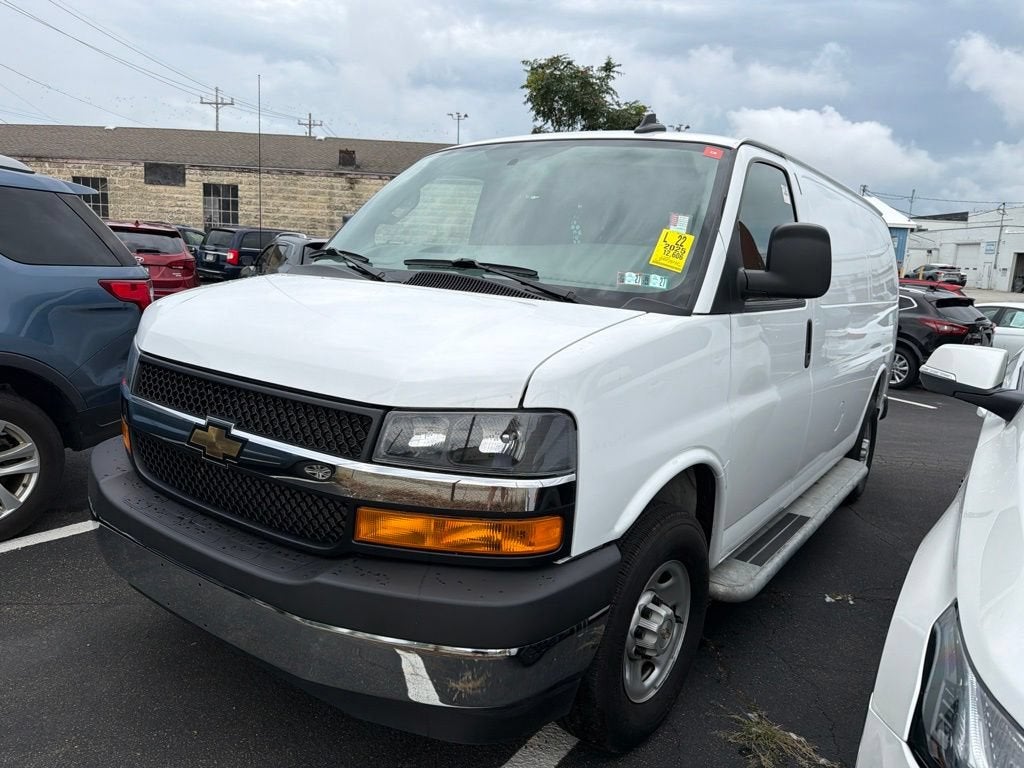 2025 Chevrolet Express Cargo WT