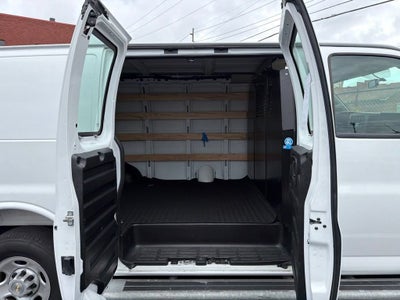 2025 Chevrolet Express Cargo WT