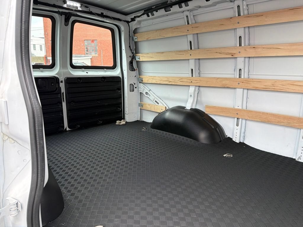 2025 Chevrolet Express Cargo WT