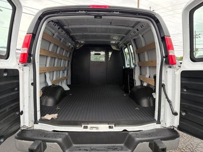 2025 Chevrolet Express Cargo WT