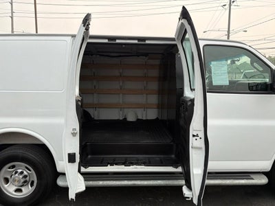 2025 Chevrolet Express Cargo WT