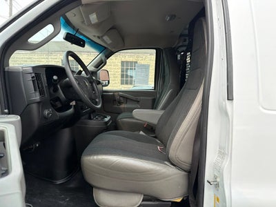 2025 Chevrolet Express Cargo WT