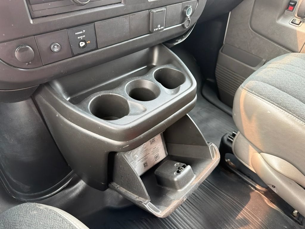 2025 Chevrolet Express Cargo WT