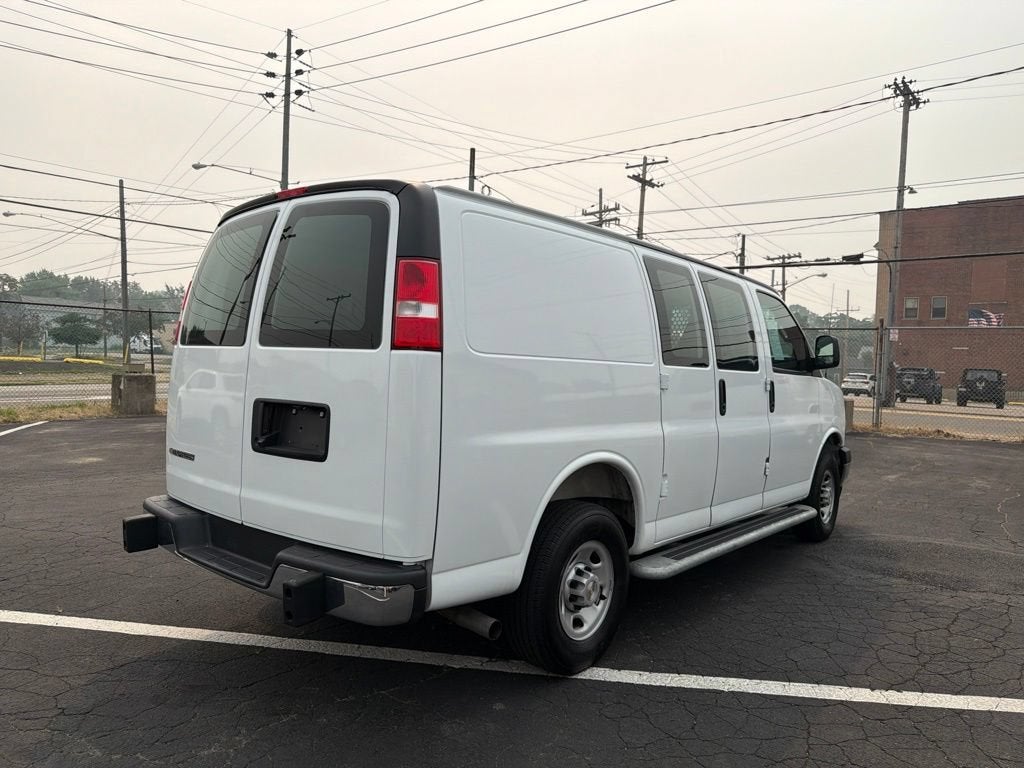 2025 Chevrolet Express Cargo WT
