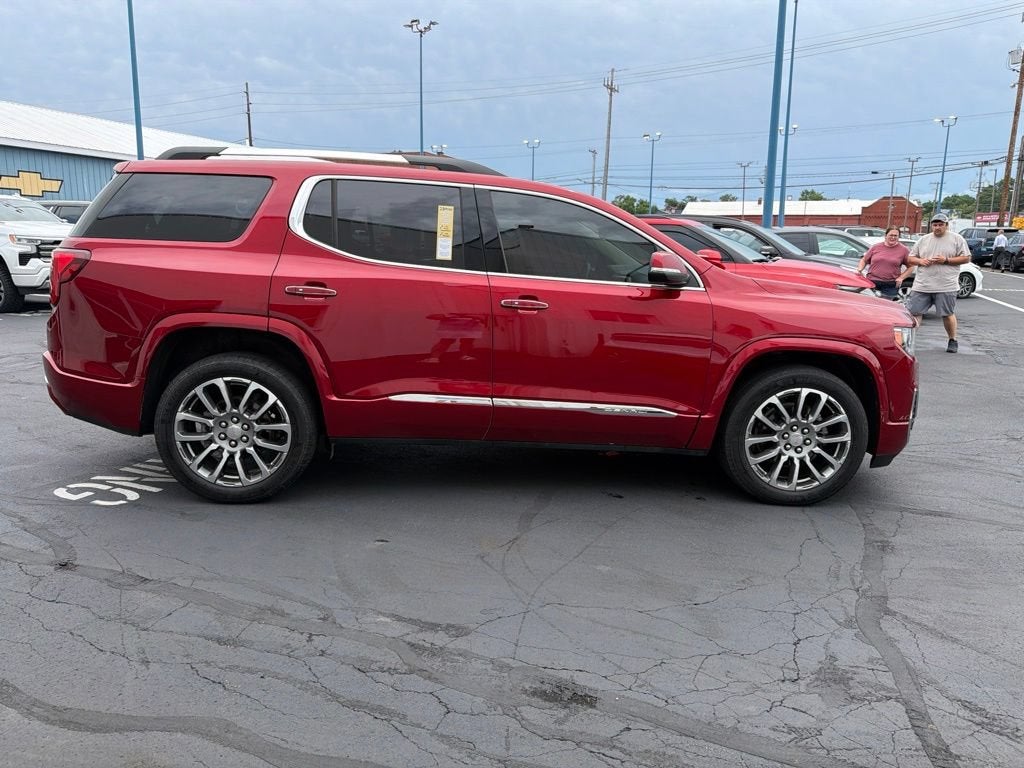 2023 GMC Acadia Denali