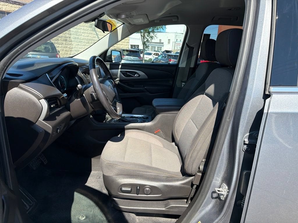 2018 Chevrolet Traverse LT Cloth