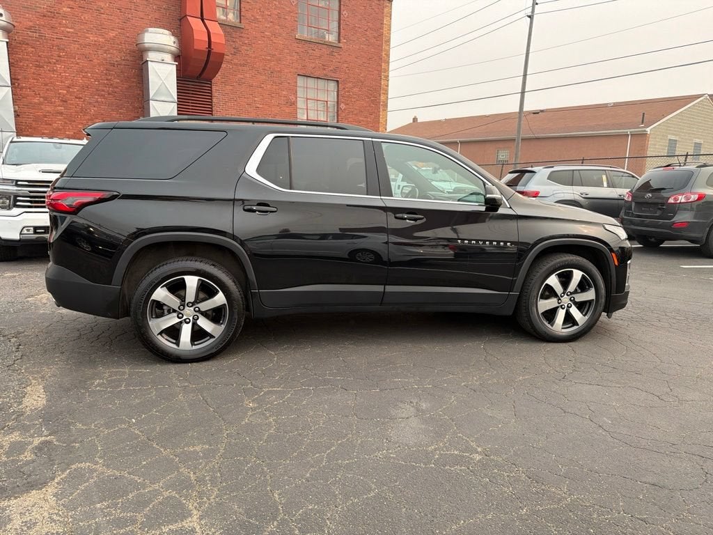 2023 Chevrolet Traverse LT Leather