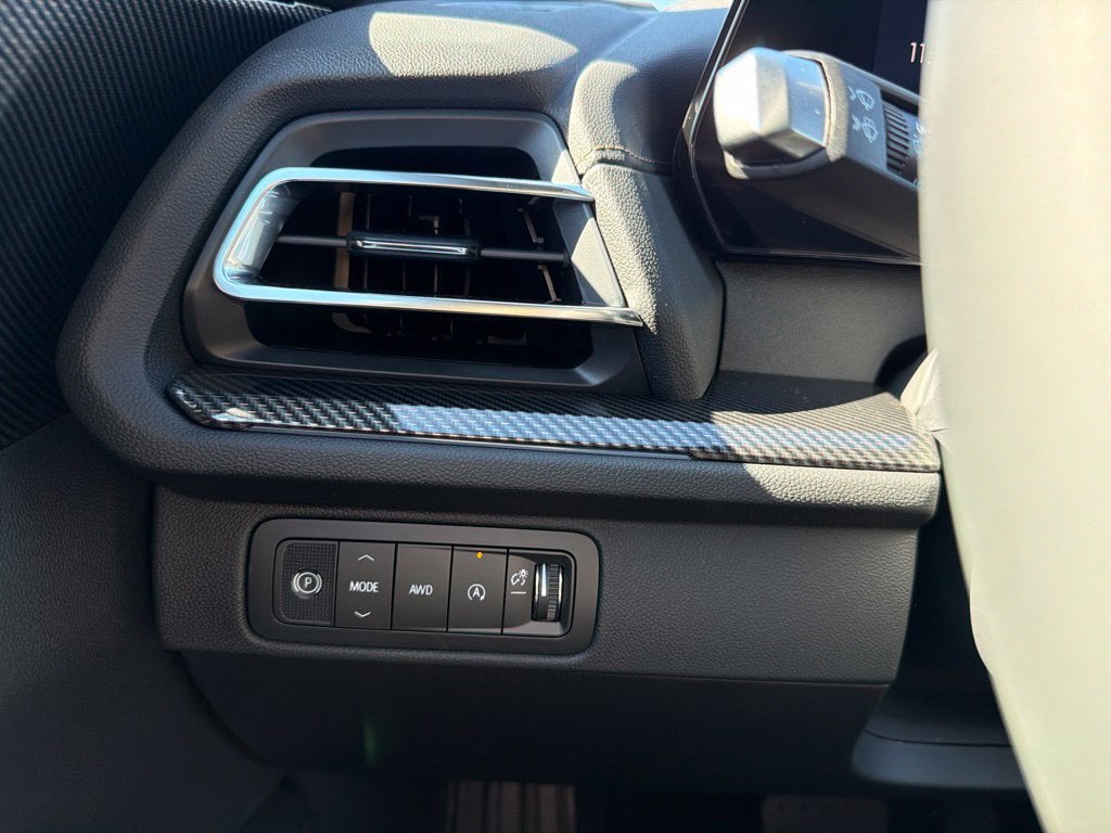 2027 Chevrolet Traverse Z71 - Photo 36