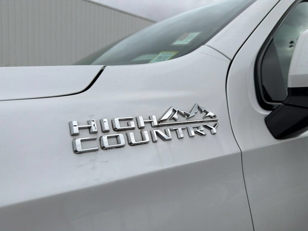 2023 Chevrolet Suburban High Country