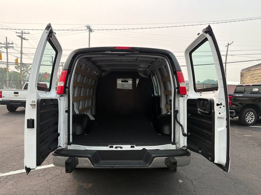 2025 GMC Savana Cargo Work Van