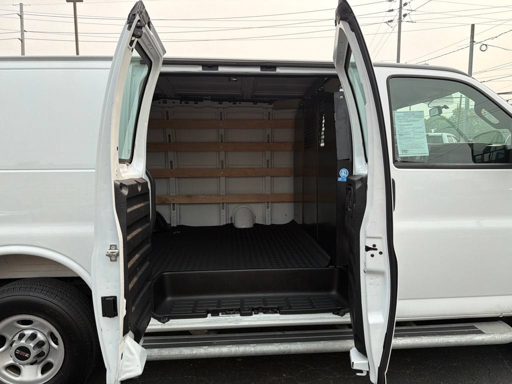 2025 GMC Savana Cargo Work Van