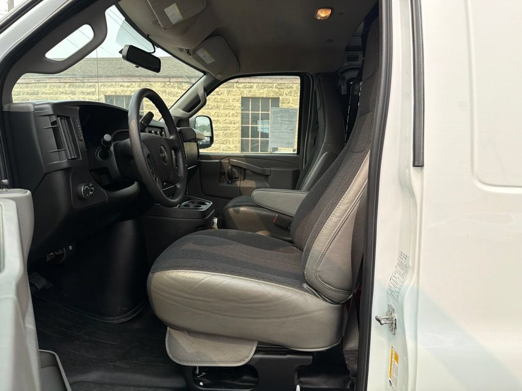 2025 GMC Savana Cargo Work Van