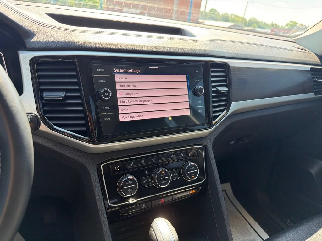 2022 Volkswagen Atlas 3.6L V6 SE w/Technology