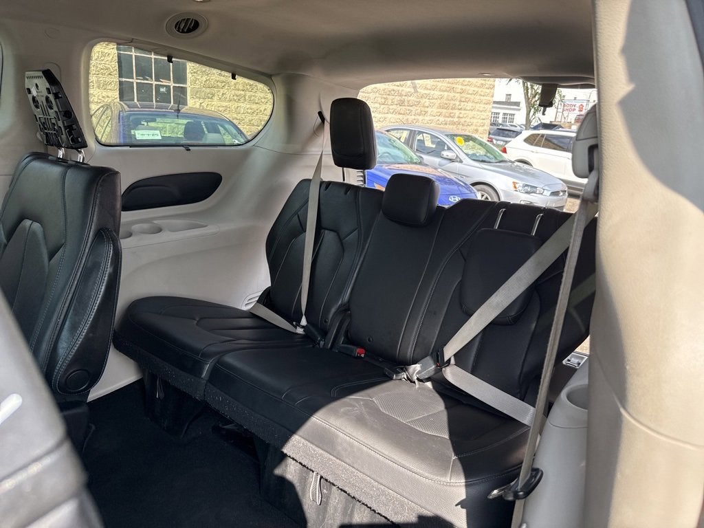 2021 Chrysler Pacifica Touring L