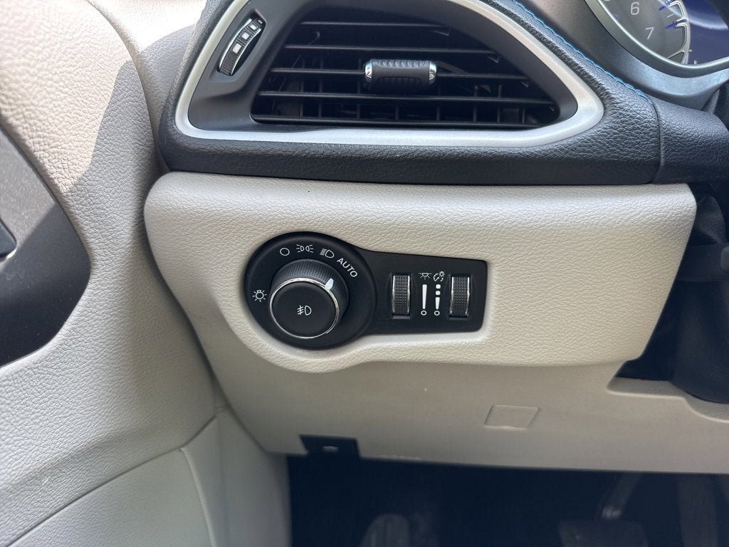 2021 Chrysler Pacifica Touring L