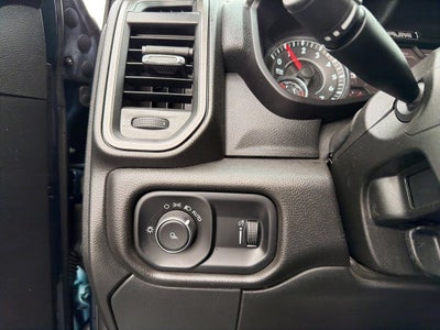 2022 RAM 2500 Tradesman Crew Cab 4x4 6'4" Box