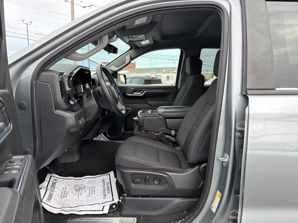 2023 Chevrolet Silverado 1500 LT (2FL)