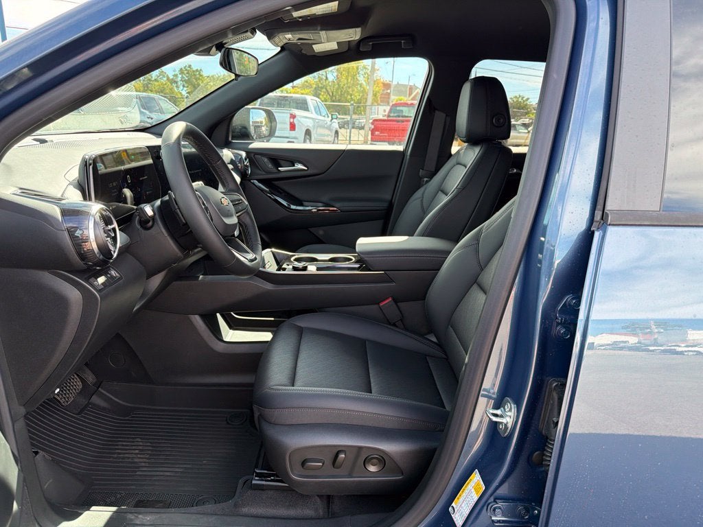 2027 Chevrolet Equinox LT - Photo 15