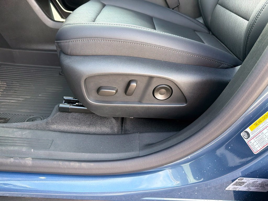2027 Chevrolet Equinox LT - Photo 16