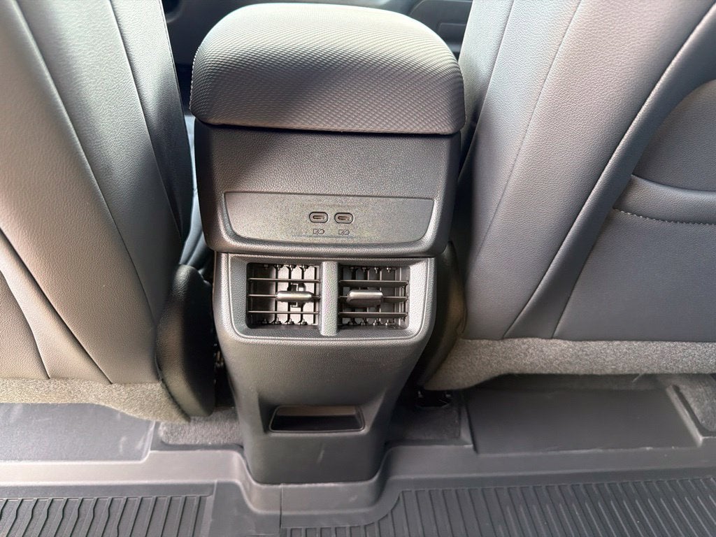 2027 Chevrolet Equinox LT - Photo 18