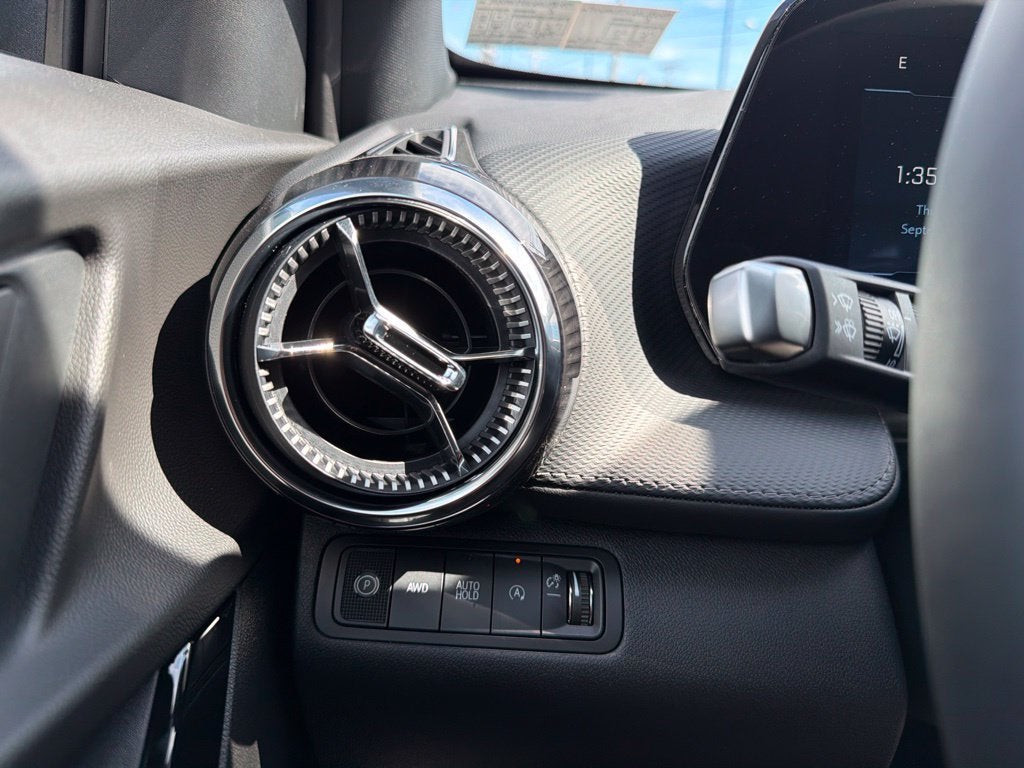 2027 Chevrolet Equinox LT - Photo 31