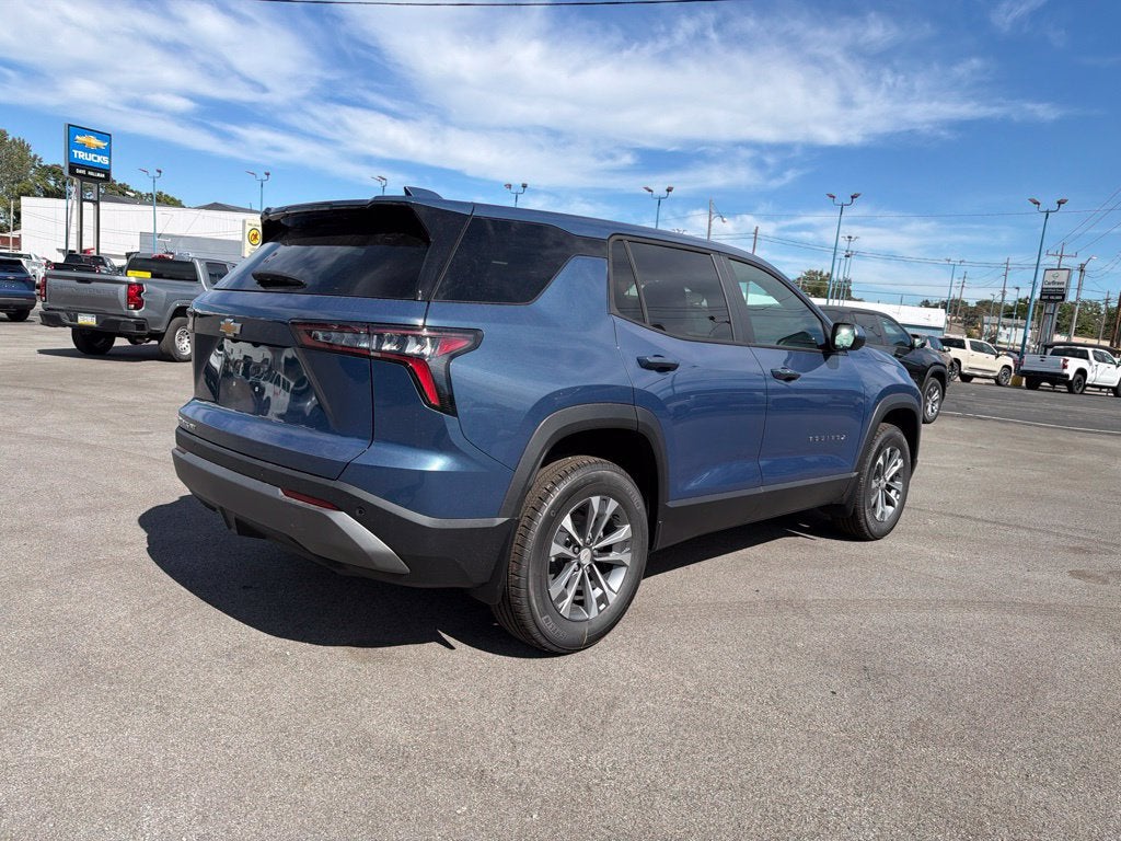 2027 Chevrolet Equinox LT - Photo 7