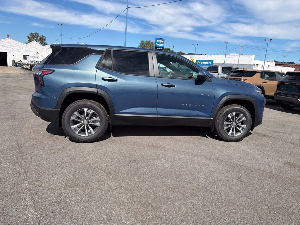 2027 Chevrolet Equinox LT - Photo 8