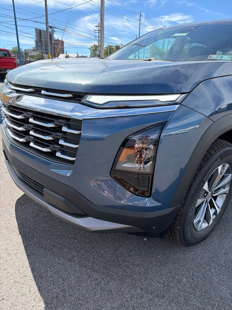 2027 Chevrolet Equinox LT - Photo 9