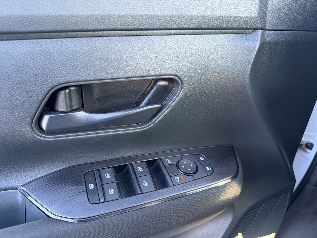 2025 Nissan Kicks S FWD