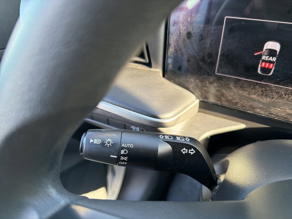 2025 Nissan Kicks S FWD