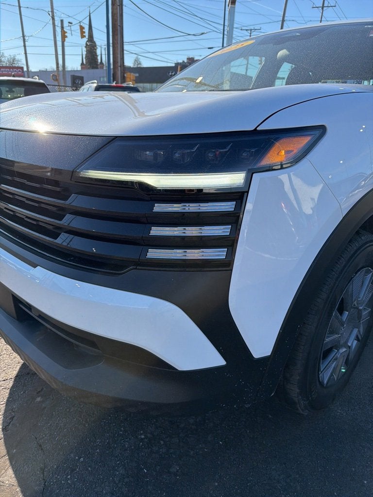 2025 Nissan Kicks S FWD