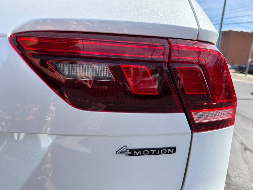 2023 Volkswagen Tiguan 2.0T SE R-Line Black