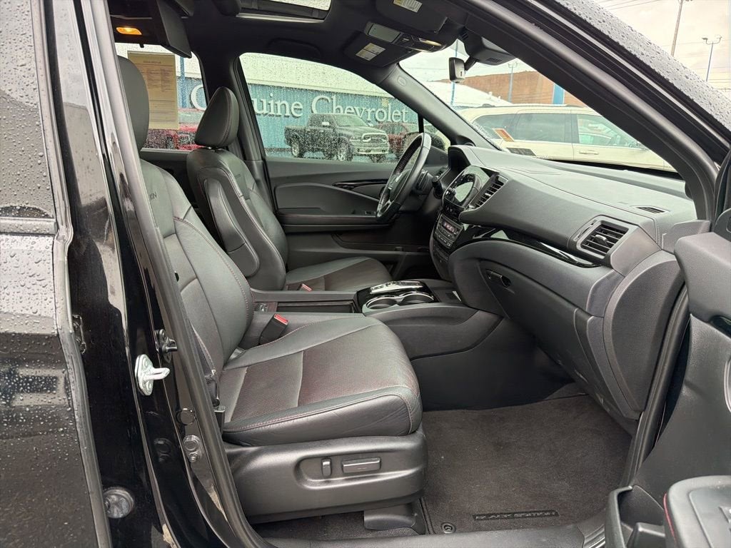 2021 Honda Pilot AWD Black Edition