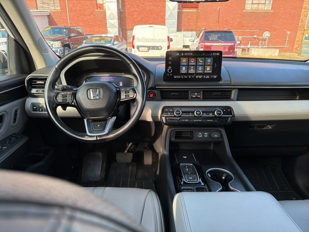 2023 Honda Pilot AWD Elite
