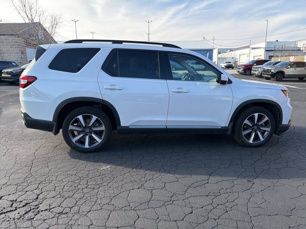 2023 Honda Pilot AWD Elite