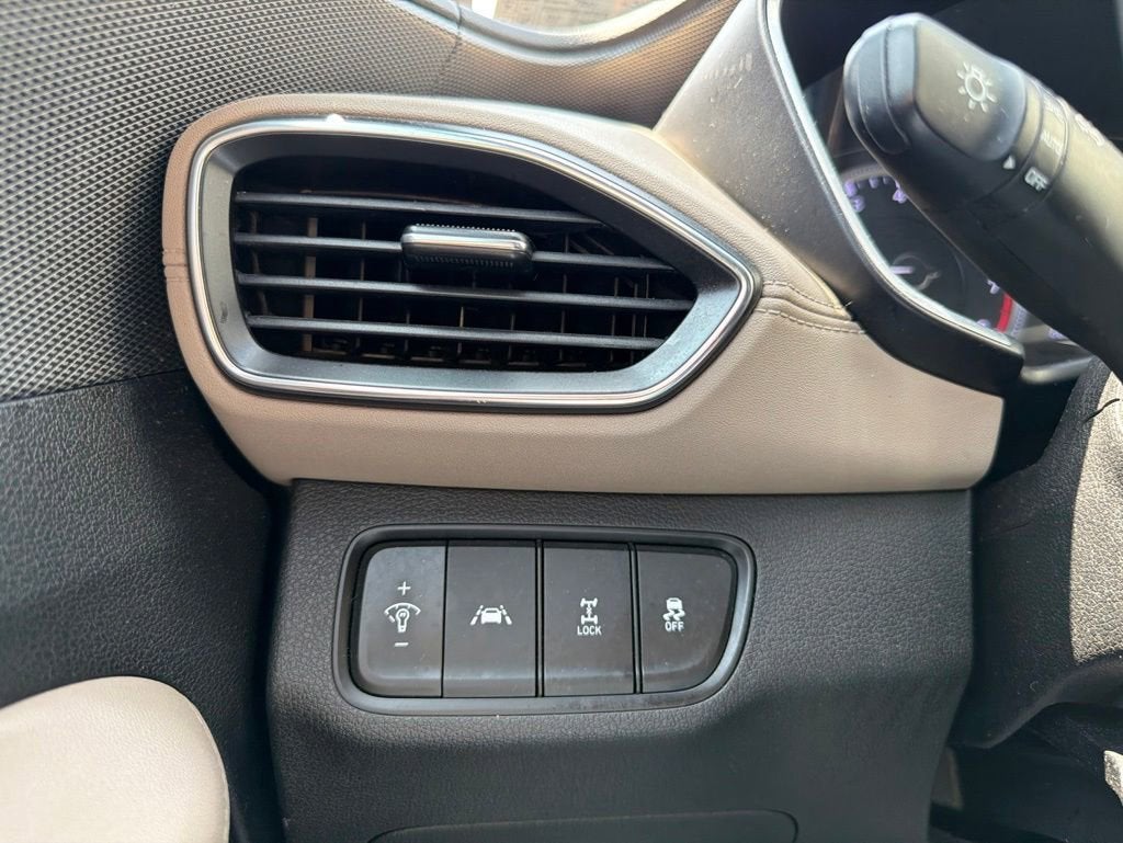 2020 Hyundai Santa Fe SE
