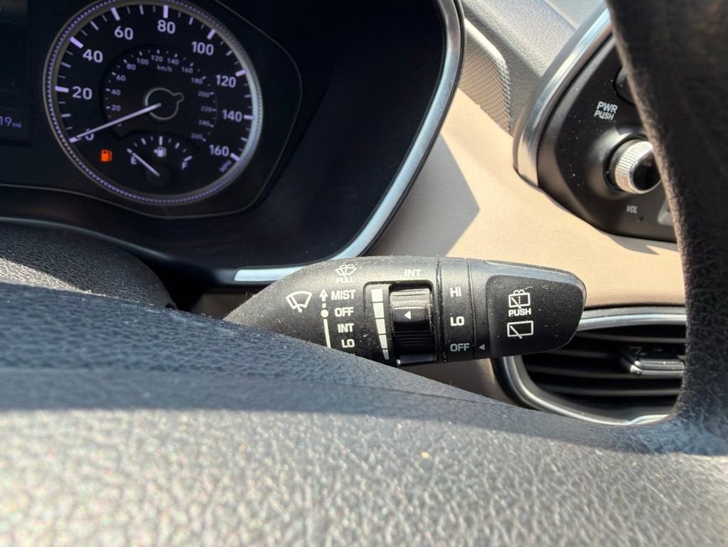 2020 Hyundai Santa Fe SE