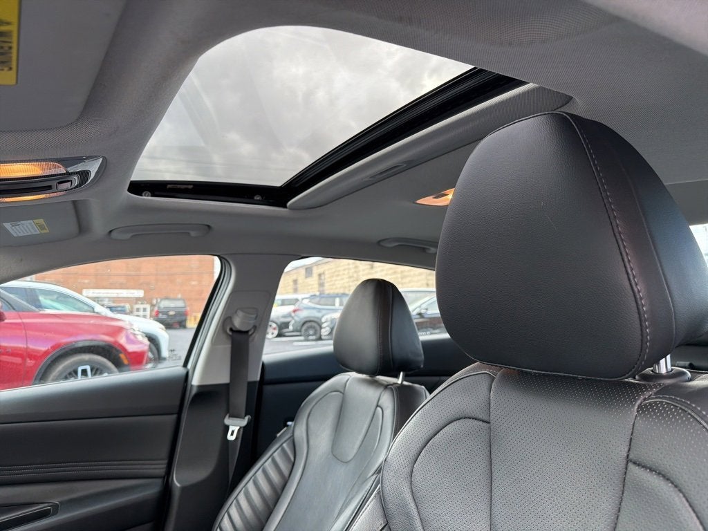 2022 Hyundai Elantra Limited