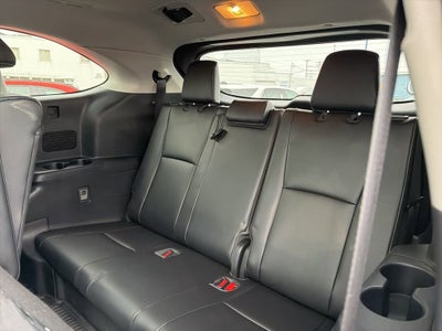 2022 Toyota Highlander Hybrid Platinum