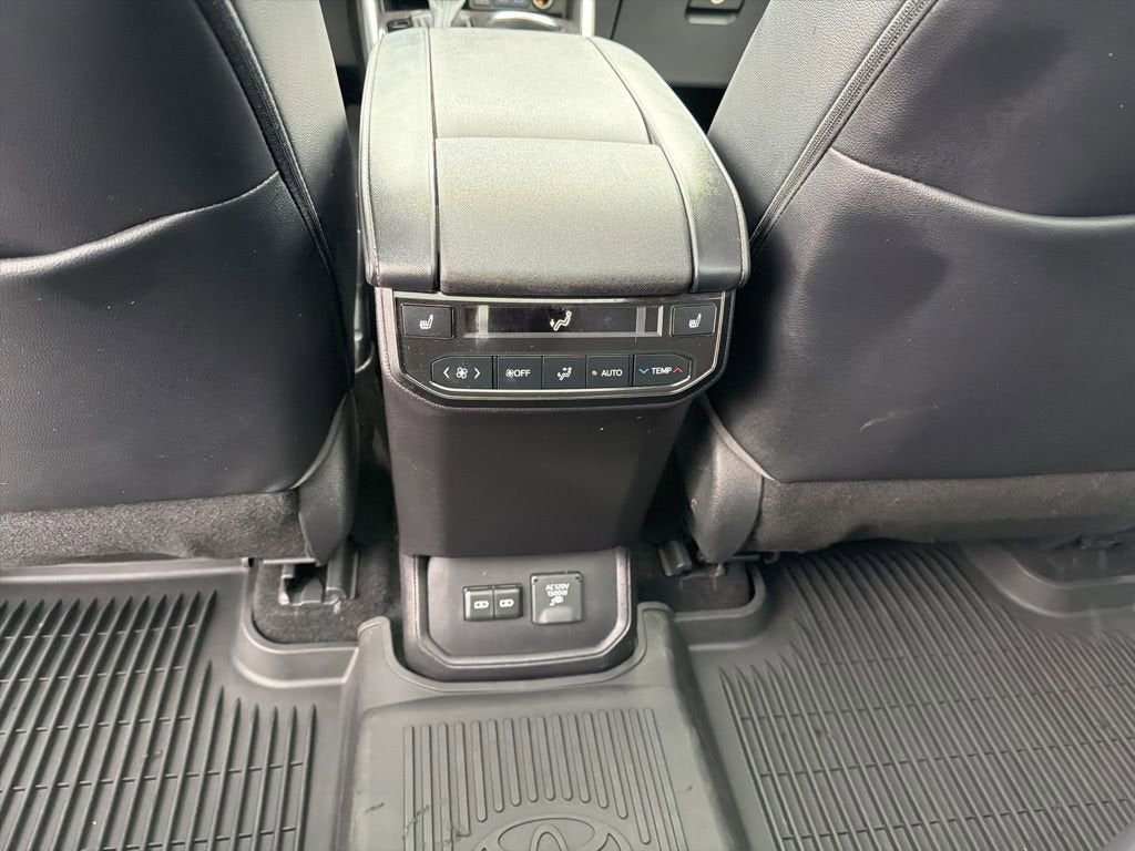 2022 Toyota Highlander Hybrid Platinum