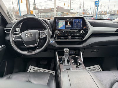 2022 Toyota Highlander Hybrid Platinum